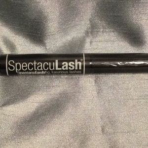 Spectaculash Mascara for longer, thicker lashes